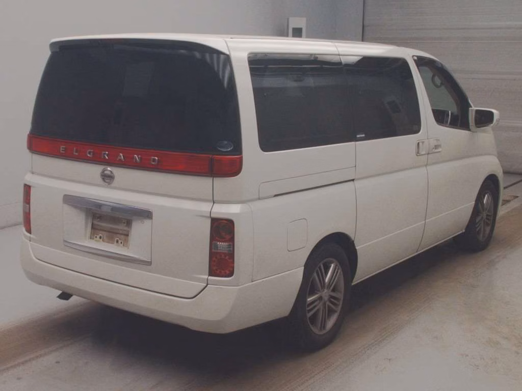 NISSAN ELGRAND