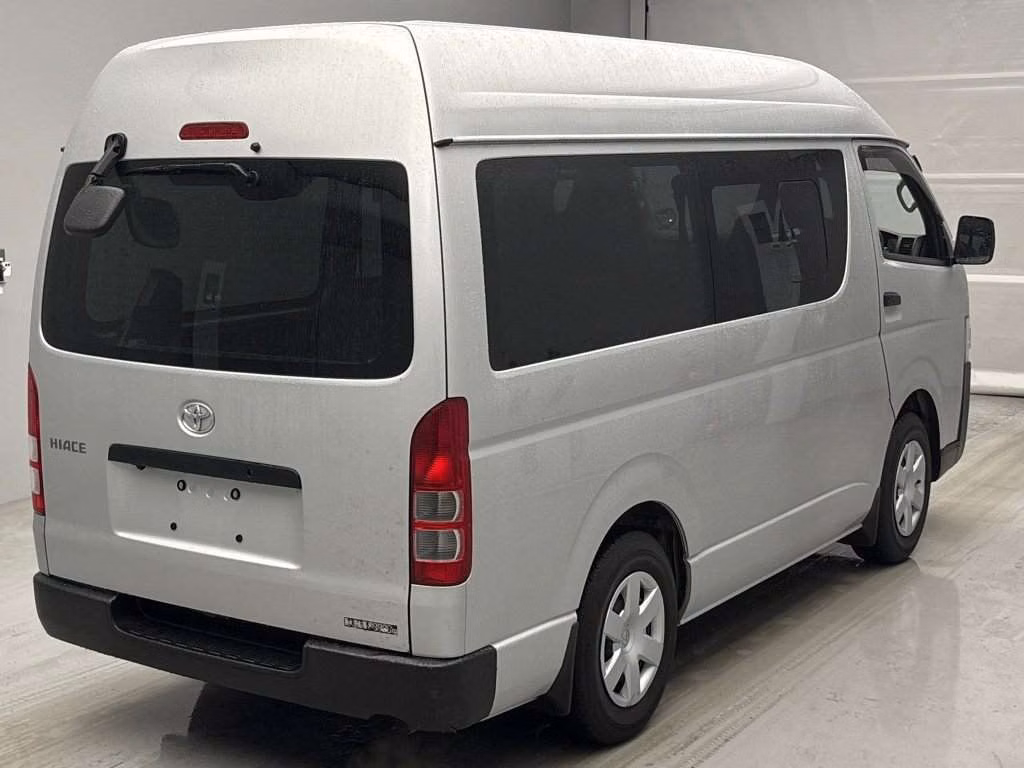 TOYOTA REGIUS ACE