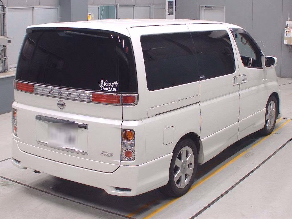 NISSAN ELGRAND