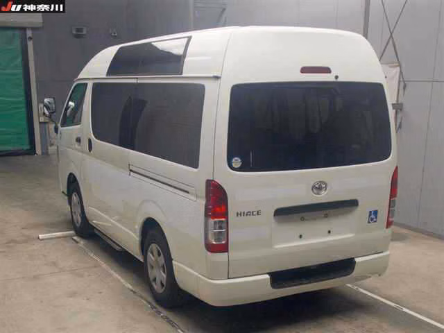 TOYOTA REGIUS ACE