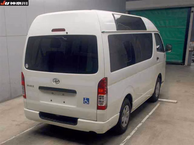 TOYOTA REGIUS ACE