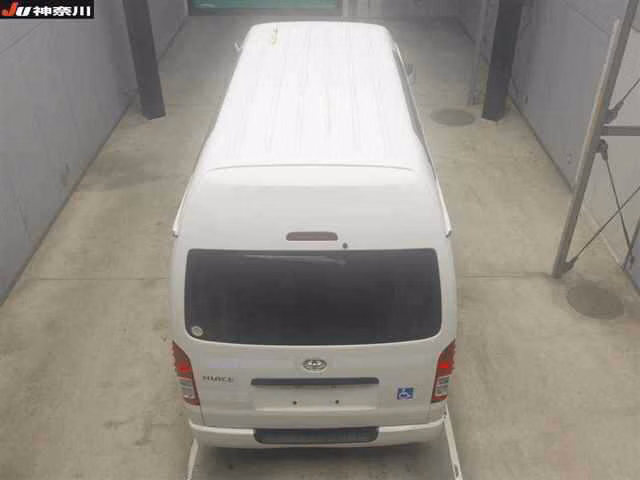 TOYOTA REGIUS ACE