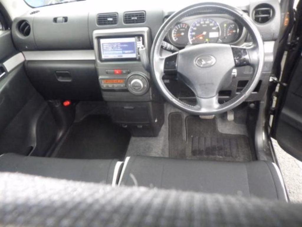 DAIHATSU MOVE CONTE