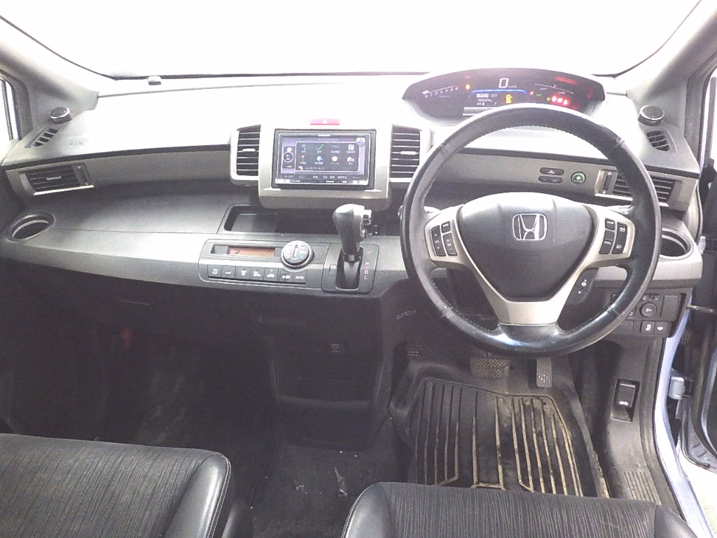 HONDA FREED SPIKE