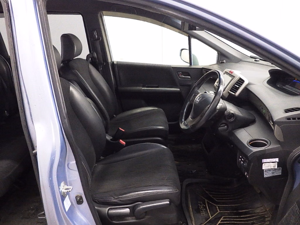 HONDA FREED SPIKE