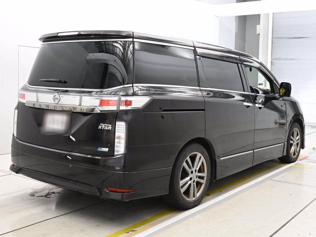 NISSAN ELGRAND
