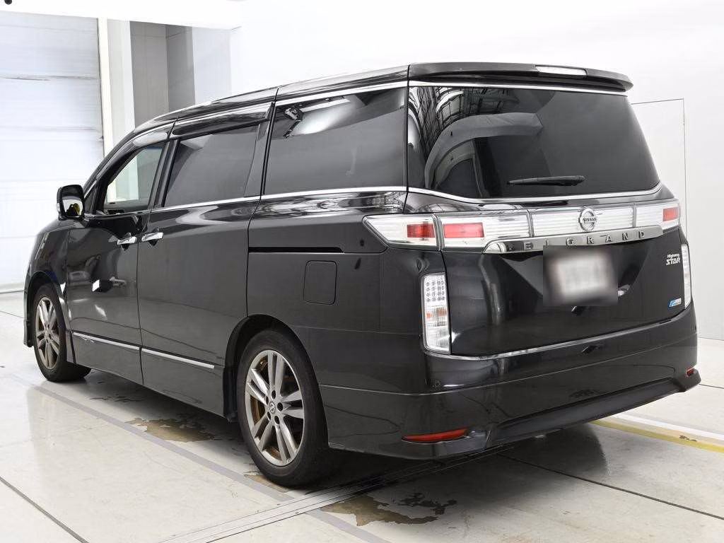 NISSAN ELGRAND