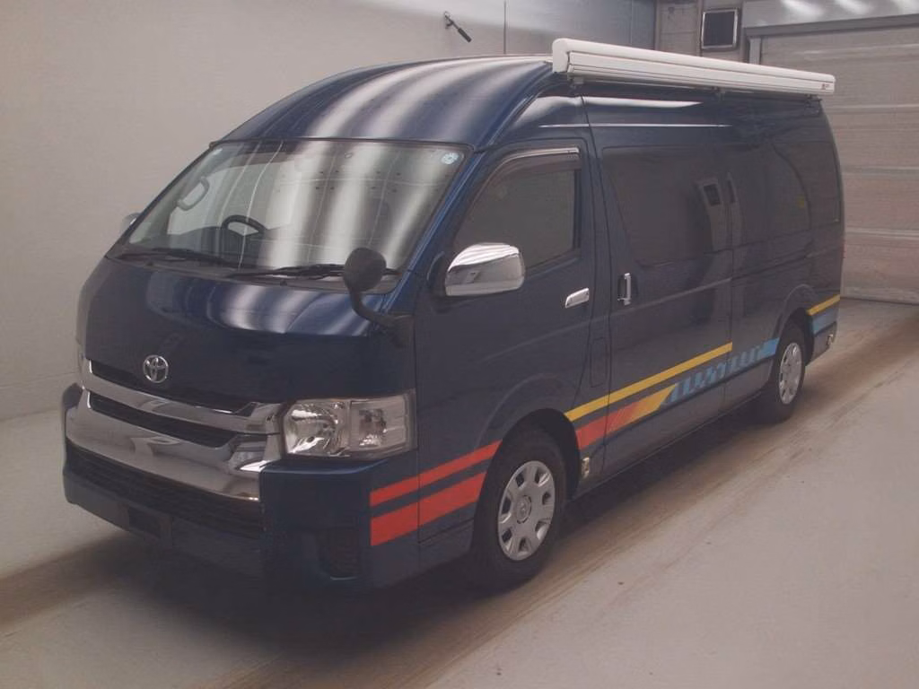 TOYOTA HIACE