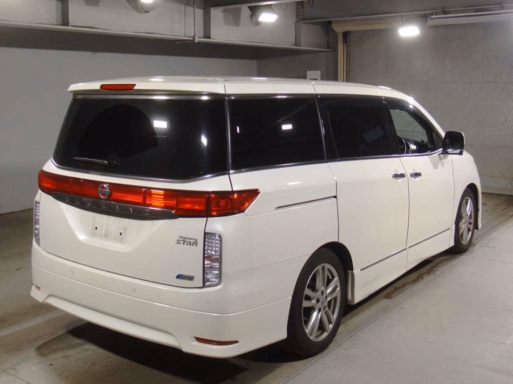 NISSAN ELGRAND