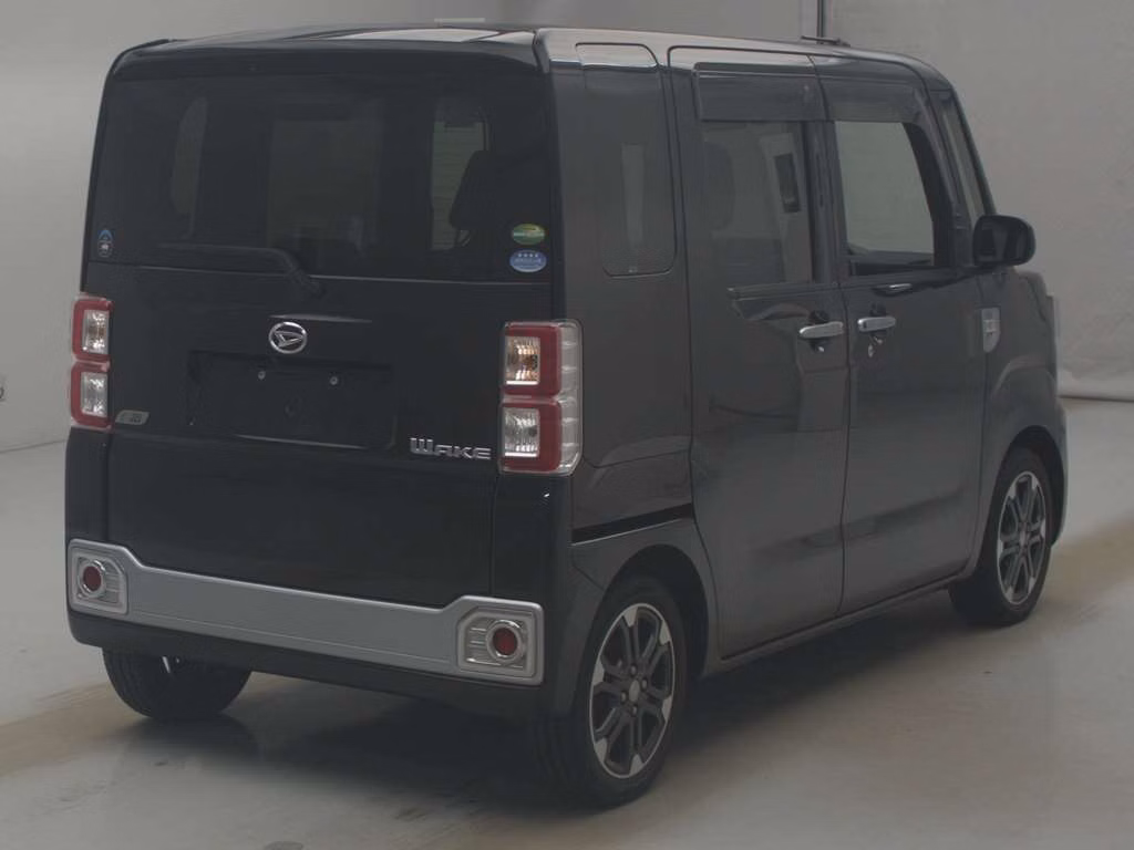 DAIHATSU WAKE