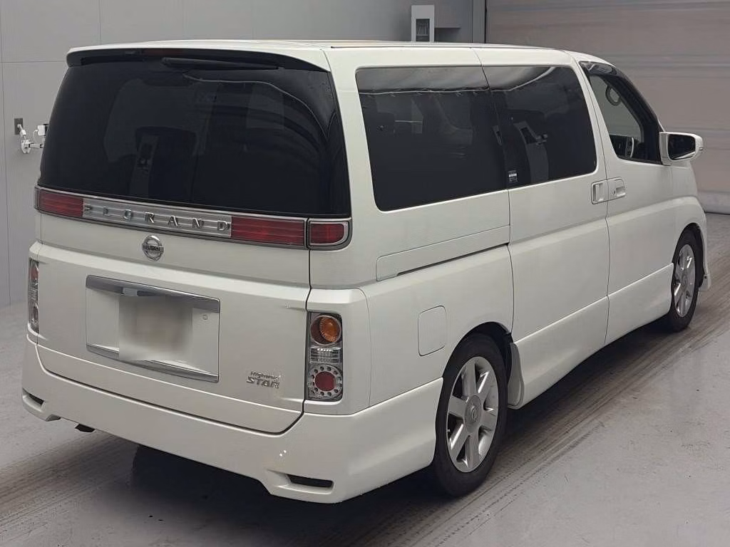 NISSAN ELGRAND