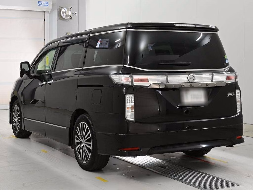 NISSAN ELGRAND