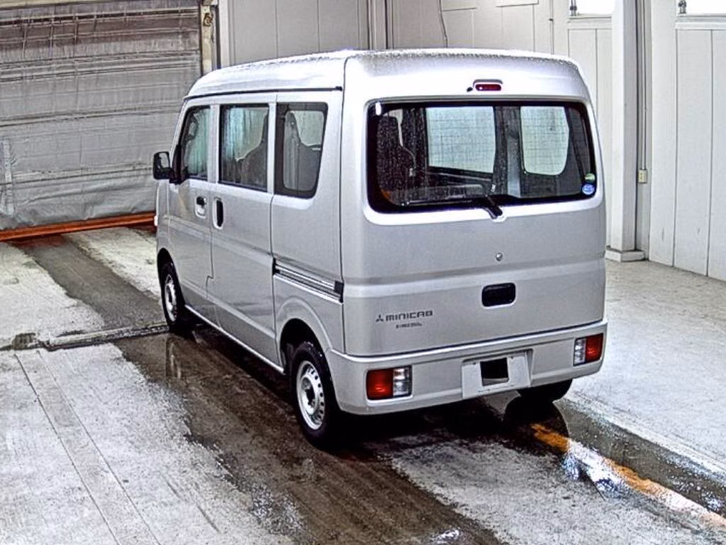 MITSUBISHI MINICAB