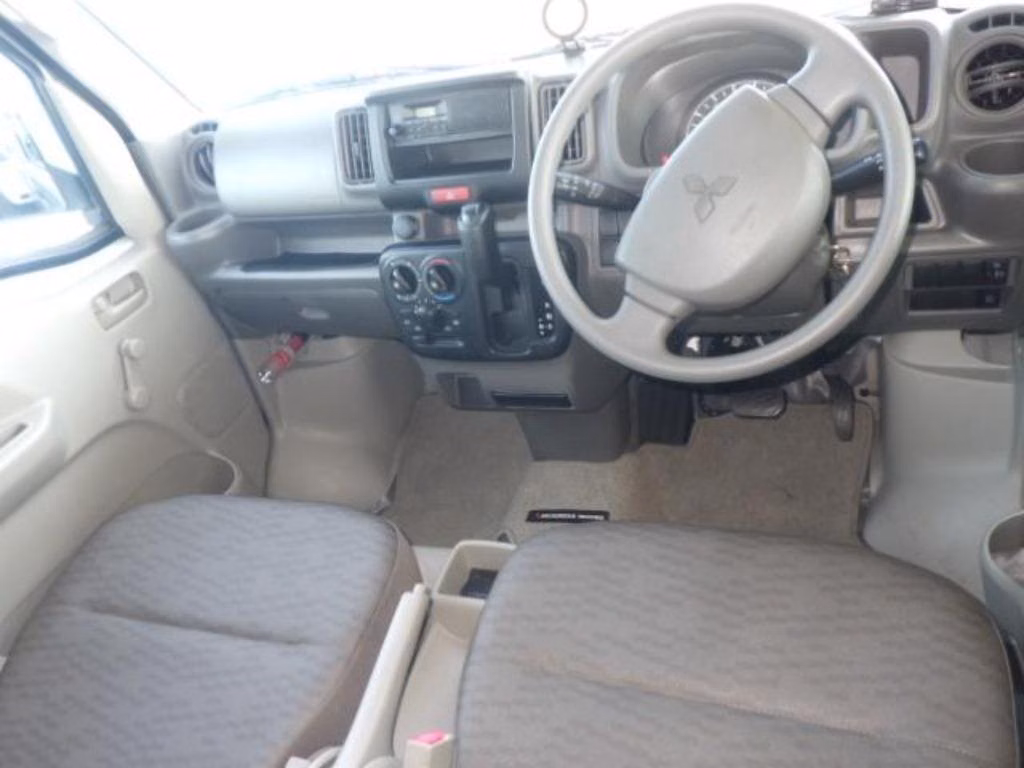 MITSUBISHI MINICAB