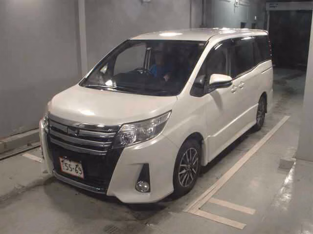 TOYOTA NOAH