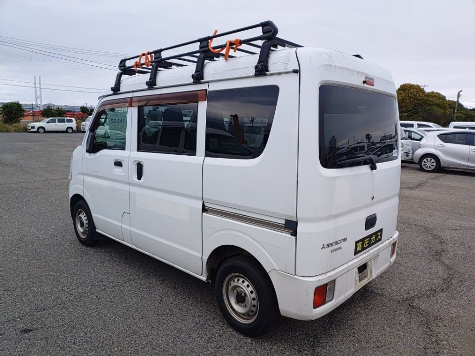 MITSUBISHI MINICAB