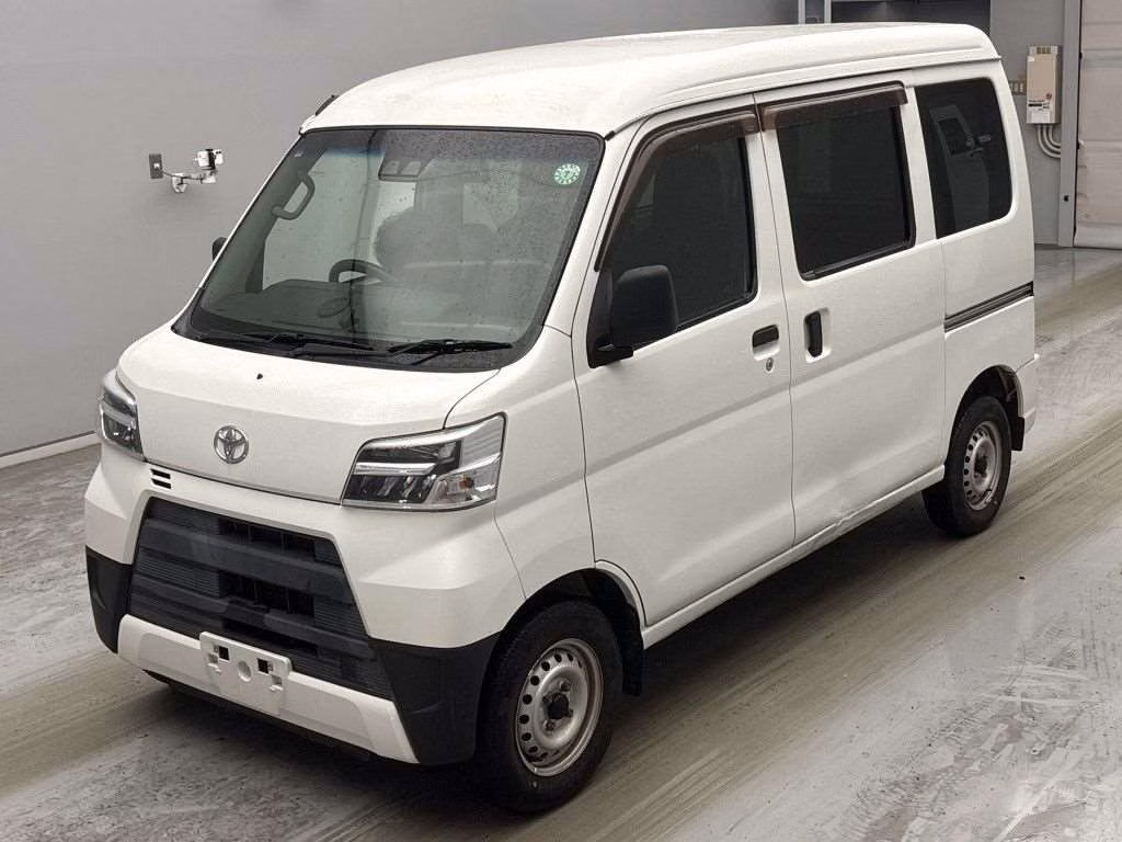 TOYOTA PIXIS VAN