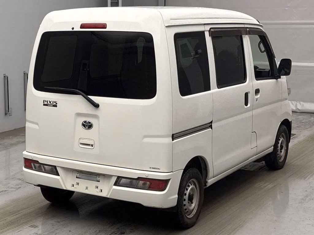TOYOTA PIXIS VAN