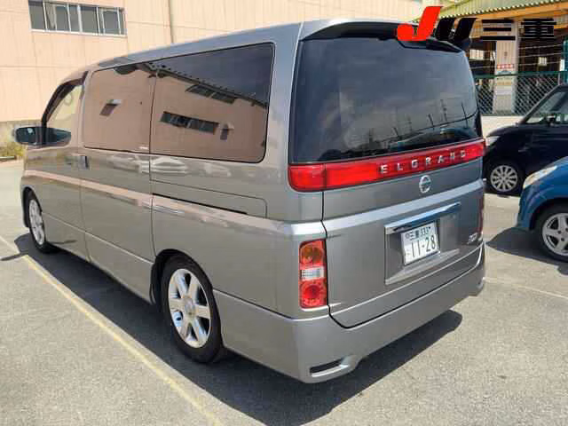 NISSAN ELGRAND