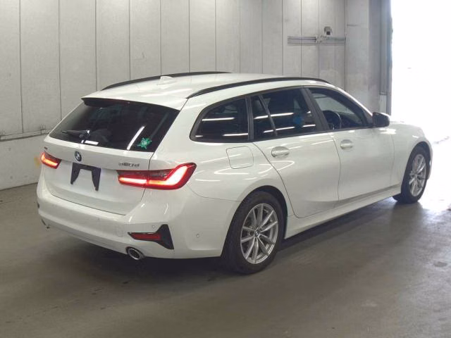 BMW 3-SERIES