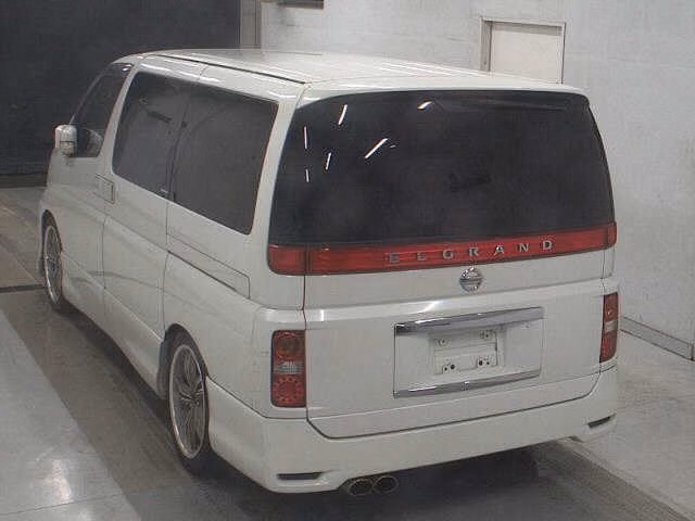 NISSAN ELGRAND