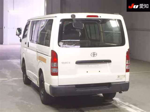 TOYOTA REGIUS ACE