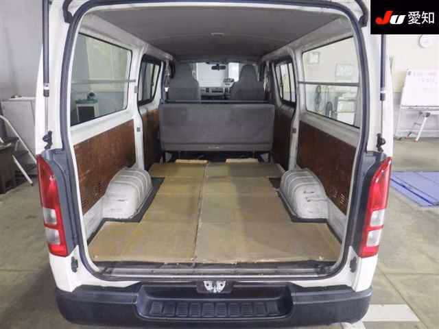 TOYOTA REGIUS ACE