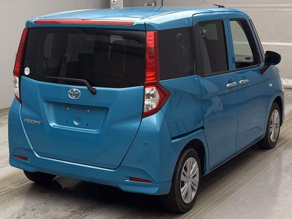 TOYOTA ROOMY