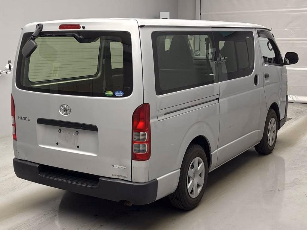 TOYOTA REGIUS ACE