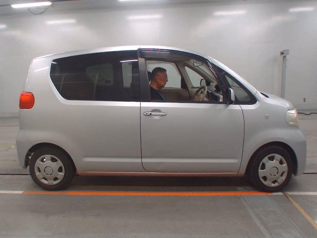 TOYOTA PORTE