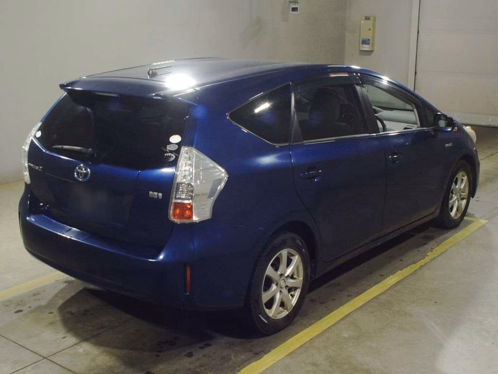 TOYOTA PRIUS ALPHA