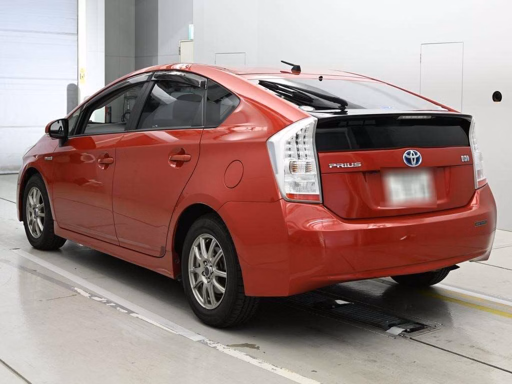TOYOTA PRIUS