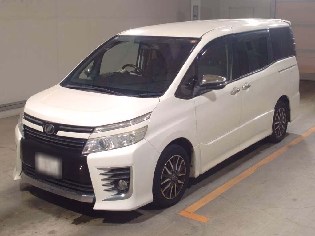 TOYOTA VOXY