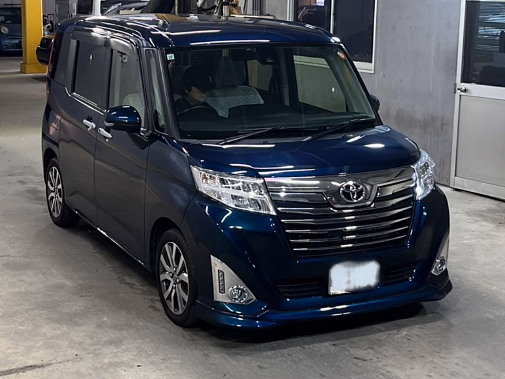 TOYOTA ROOMY