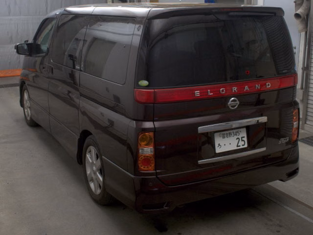 NISSAN ELGRAND