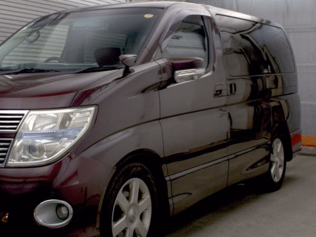 NISSAN ELGRAND