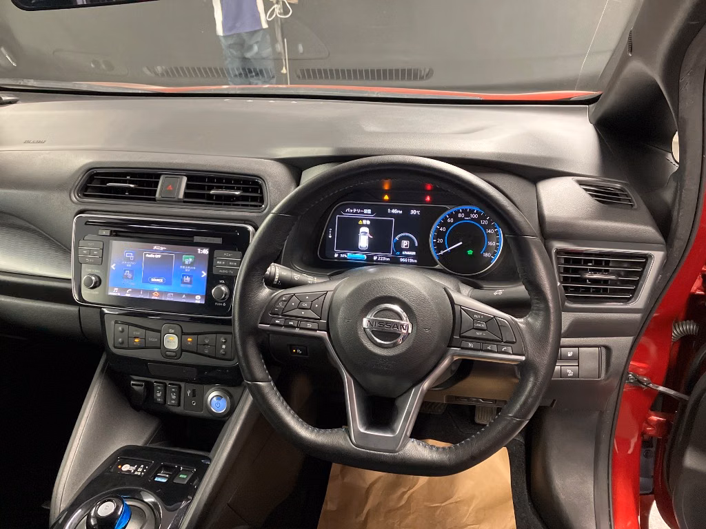 NISSAN LEAF