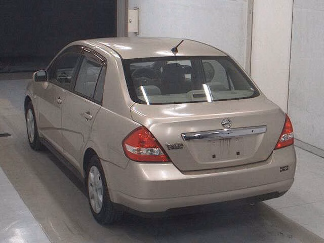 NISSAN TIIDA LATIO