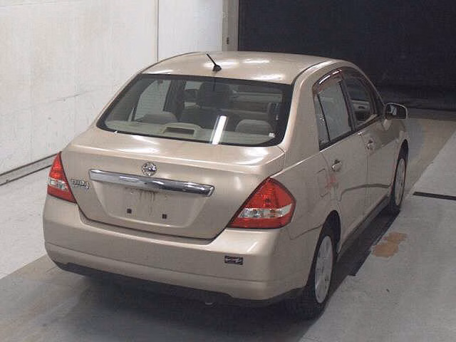 NISSAN TIIDA LATIO