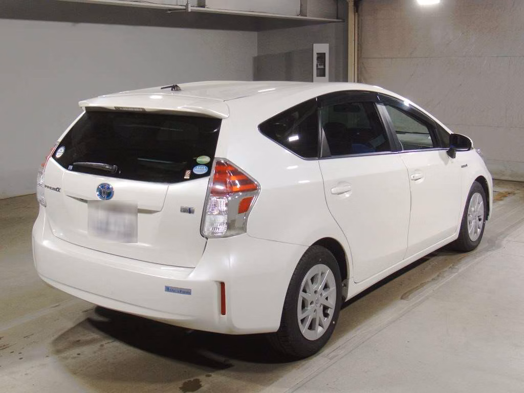 TOYOTA PRIUS ALPHA