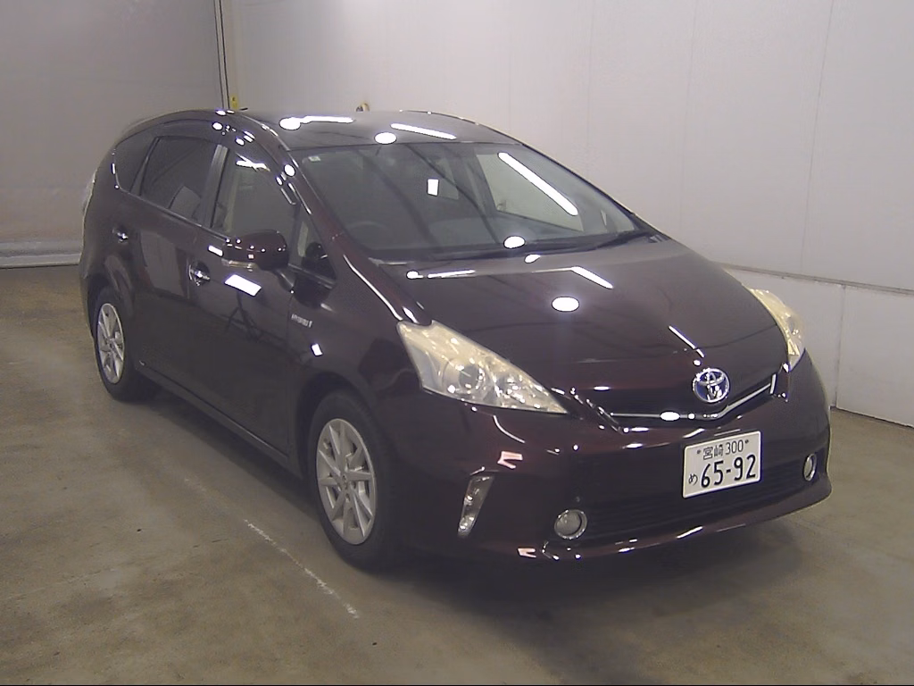 TOYOTA PRIUS ALPHA