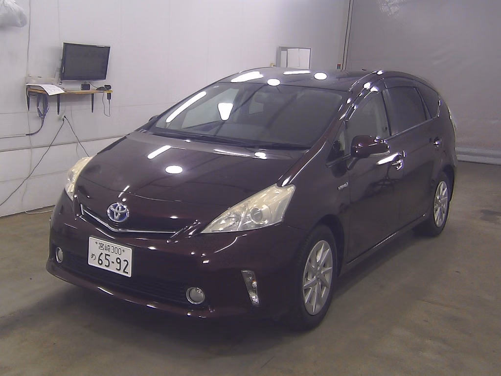 TOYOTA PRIUS ALPHA