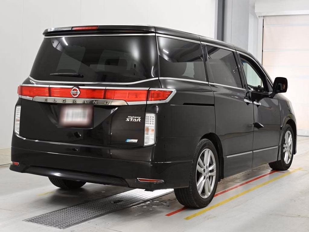 NISSAN ELGRAND