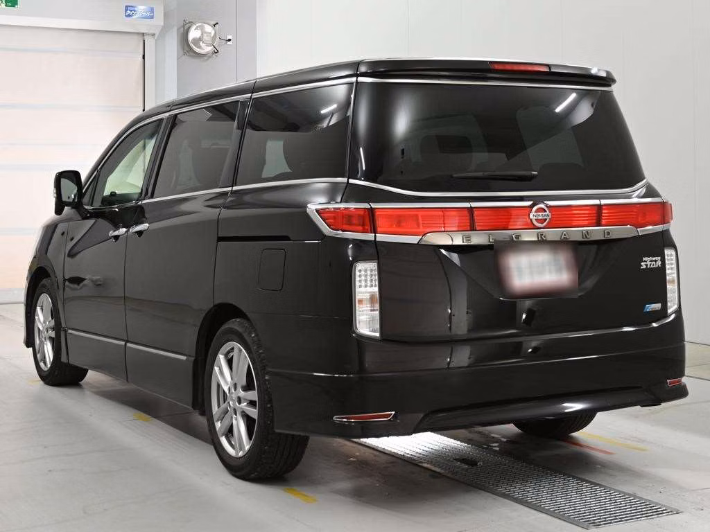 NISSAN ELGRAND