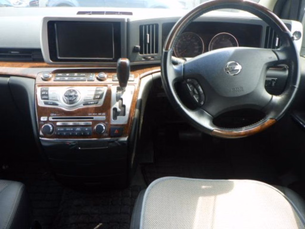 NISSAN ELGRAND