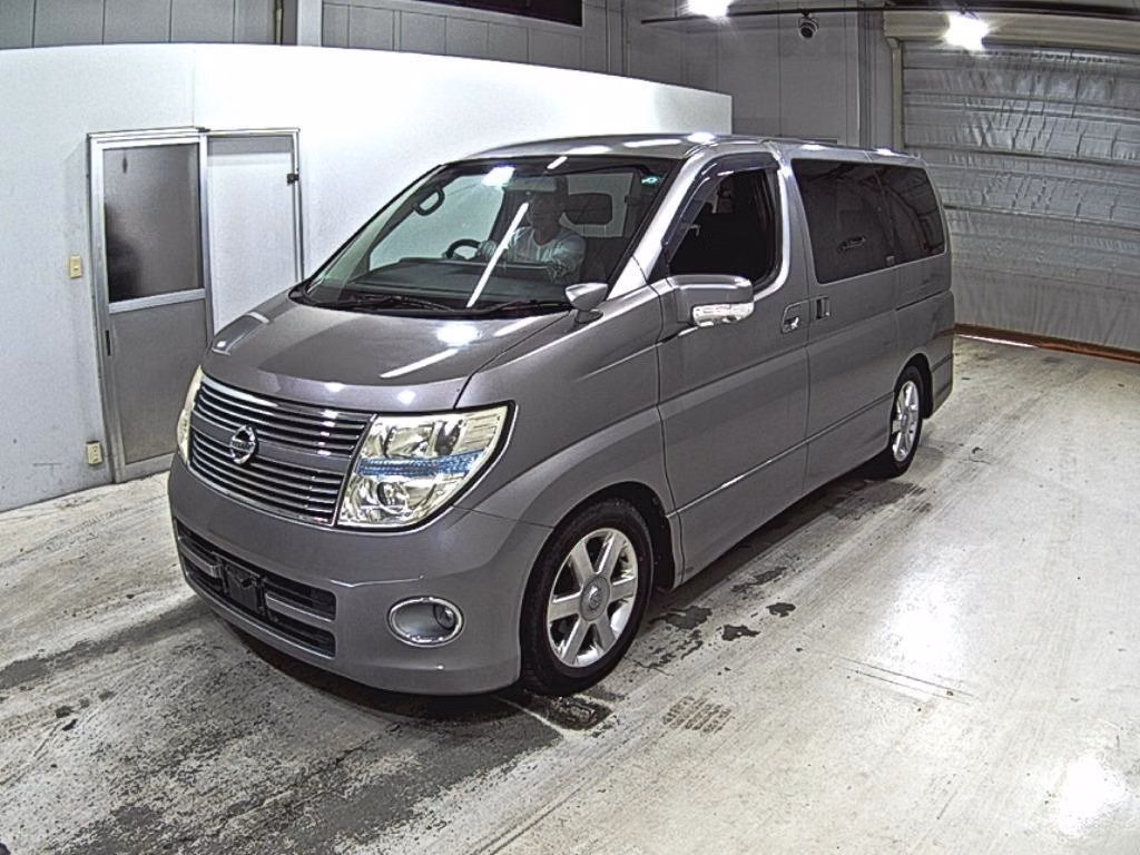 NISSAN ELGRAND