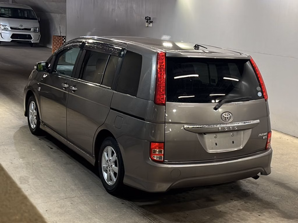 TOYOTA ISIS
