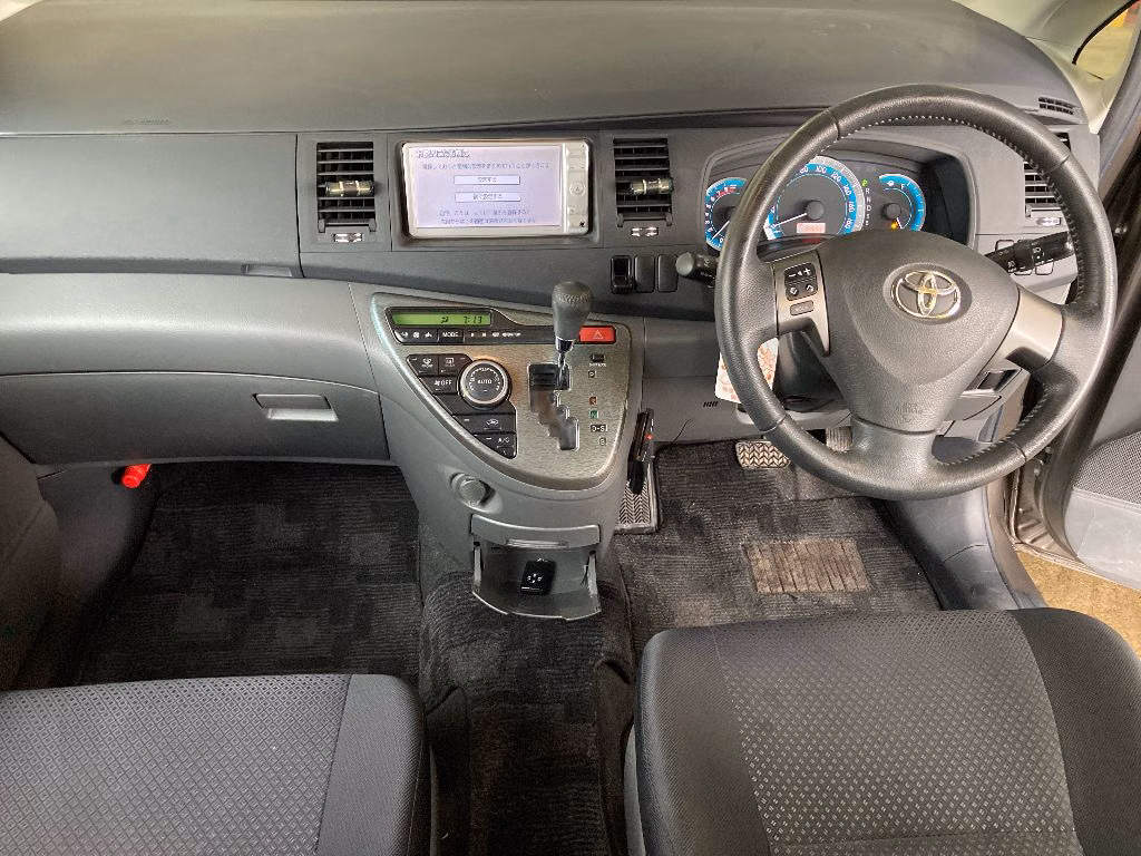 TOYOTA ISIS