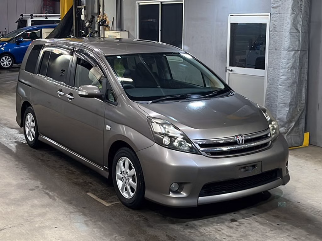 TOYOTA ISIS