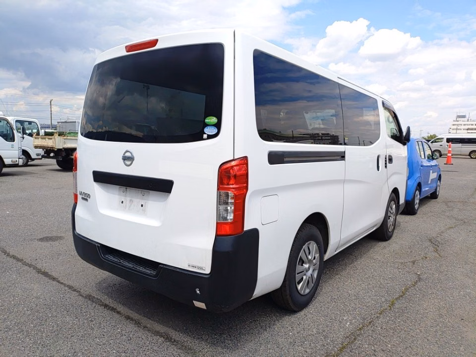 NISSAN NV350 CARAVAN
